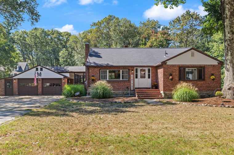 Photo of 182 Westford St Chelmsford, MA 01824
