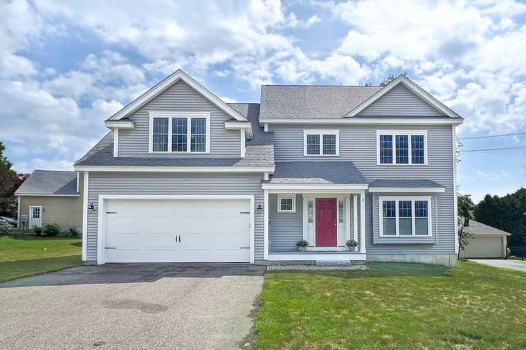 Photo of 3 Wesleyan Ter Shrewsbury, MA 01545