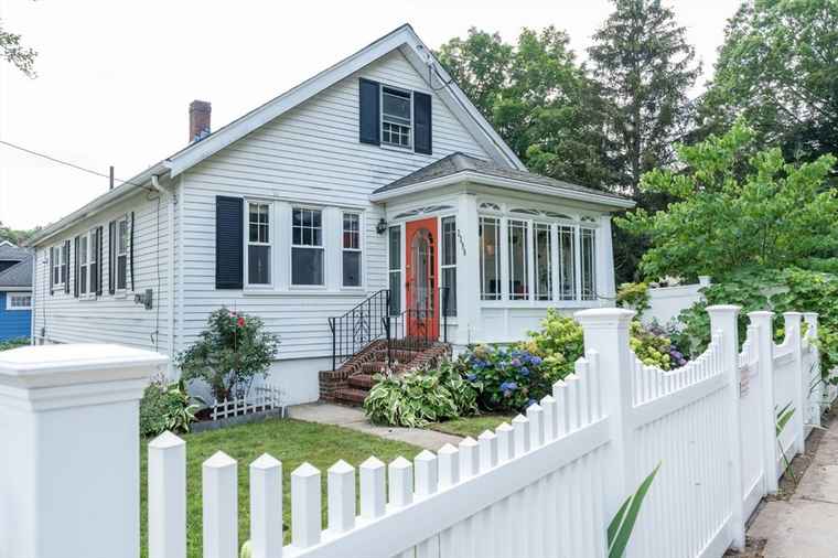 Photo of 2290 Centre St Boston, MA 02132