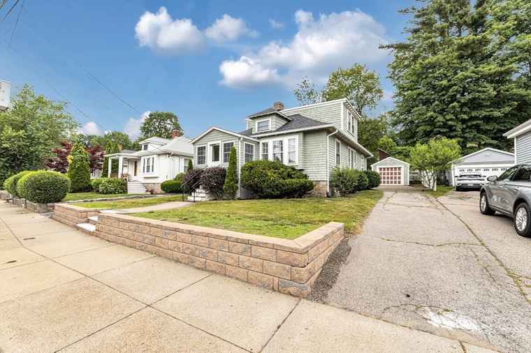 Photo of 615 Lagrange Boston, MA 02132