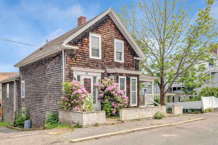 Photo of 15 Washington Sq Gloucester, MA 01930