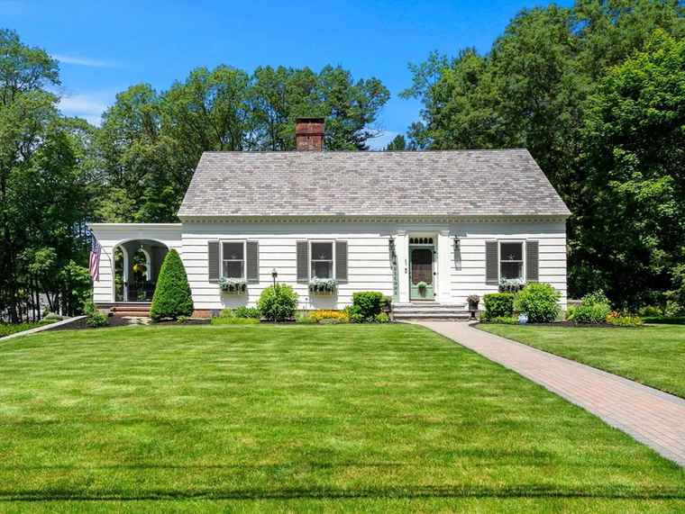 Photo of 63 Bartlett St Chelmsford, MA 01824