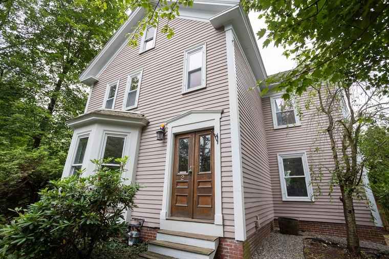 Photo of 2 Great Rd Acton, MA 01720