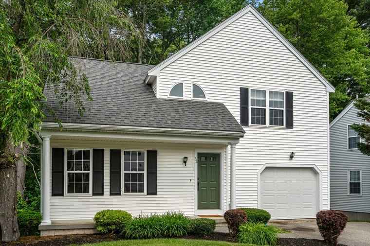 Photo of 52 Meadowood Rd North Andover, MA 01845