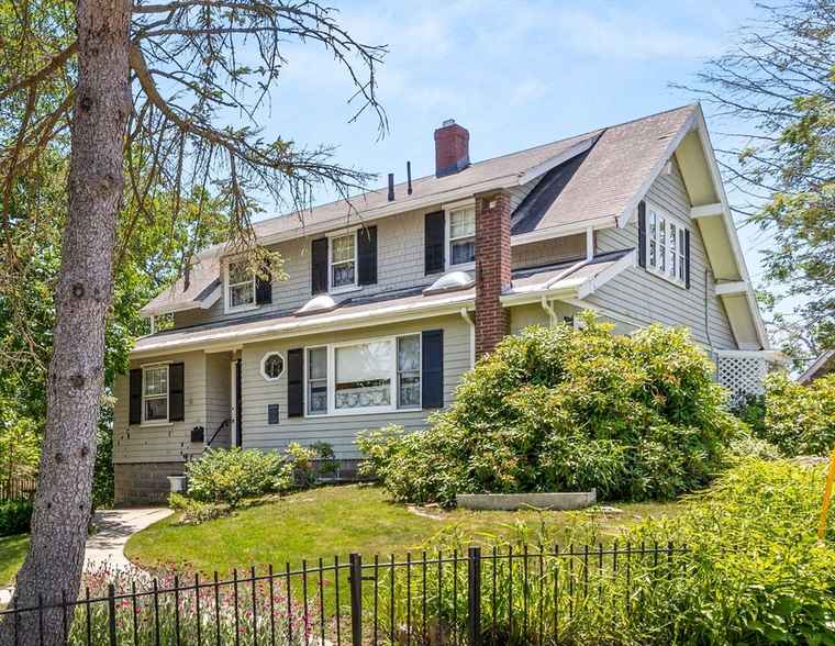 Photo of 15 Upland Rd Melrose, MA 02176