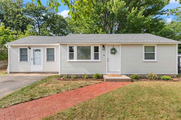 Photo of 46 Lorchris St Leominster, MA 01453