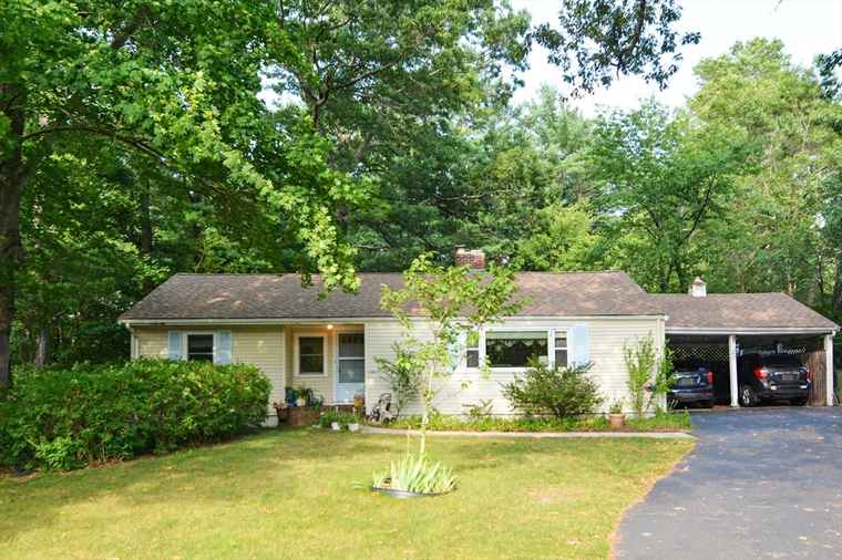 Photo of 1242 Bay Rd Stoughton, MA 02072