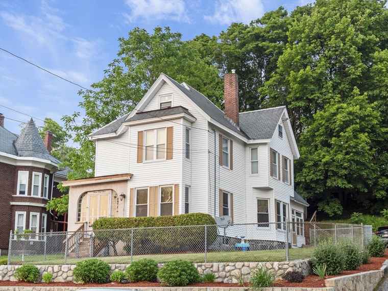 Photo of 743 Bridge St Lowell, MA 01850