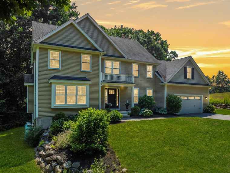 Photo of 350 Chadwick Rd Haverhill, MA 01835