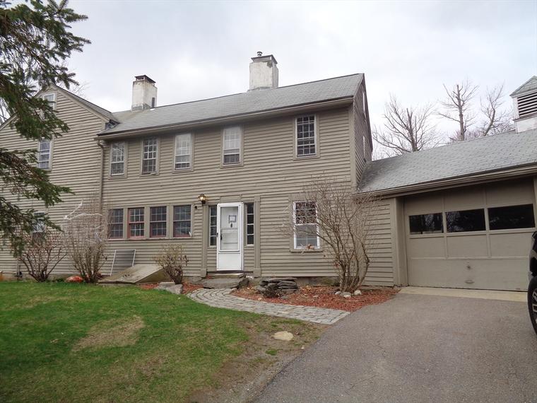 Photo of 68 Hill St Leominster, MA 01453