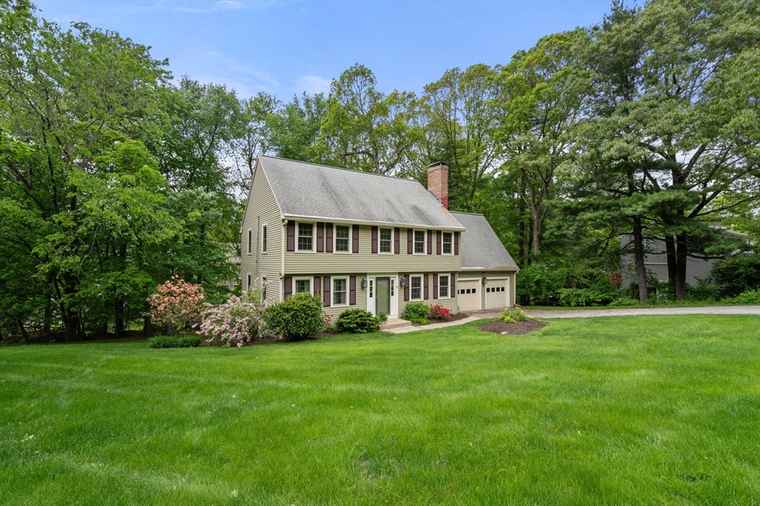 Photo of 8 Wadsworth Rd Shrewsbury, MA 01545