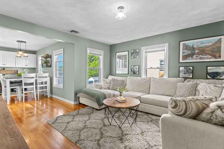 Photo of 353 Medford St #2 Malden, MA 02148
