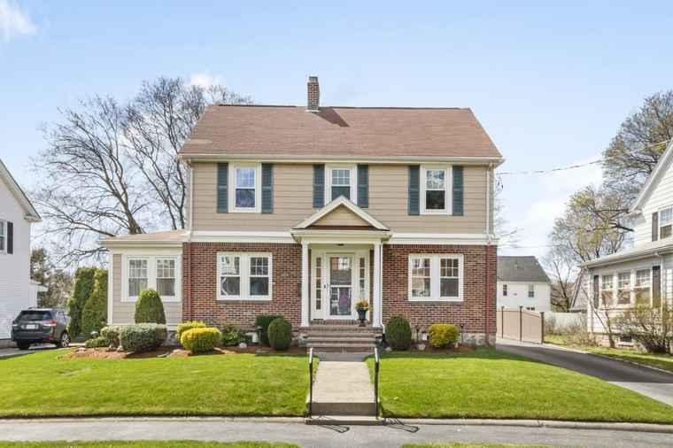 Photo of 126 Lincoln Rd Medford, MA 02155