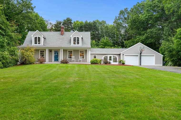 Photo of 1857 Great Pond Rd North Andover, MA 01845