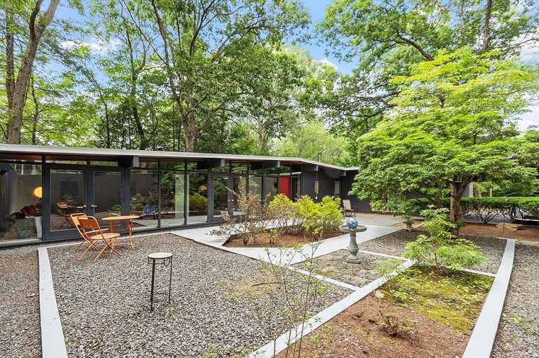 Photo of 31 Alcott St Acton, MA 01720
