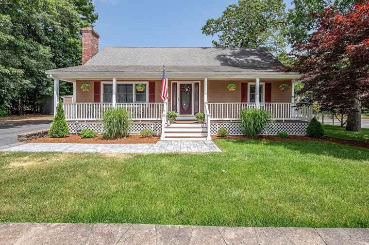 Photo of 180 Foster Rd Tewksbury, MA 01876