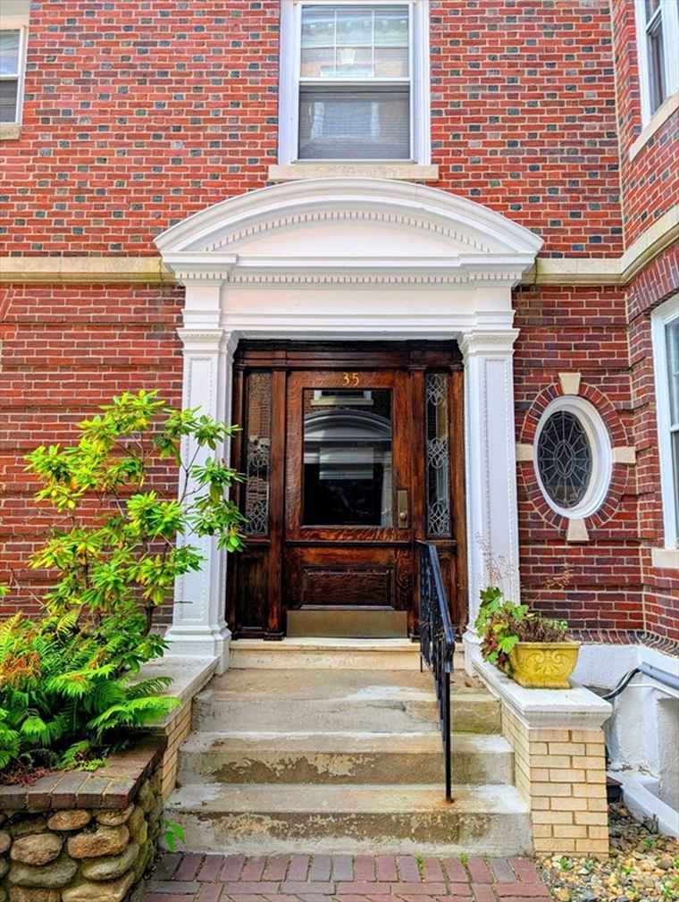 Photo of 35 Lee St #11 Cambridge, MA 02138