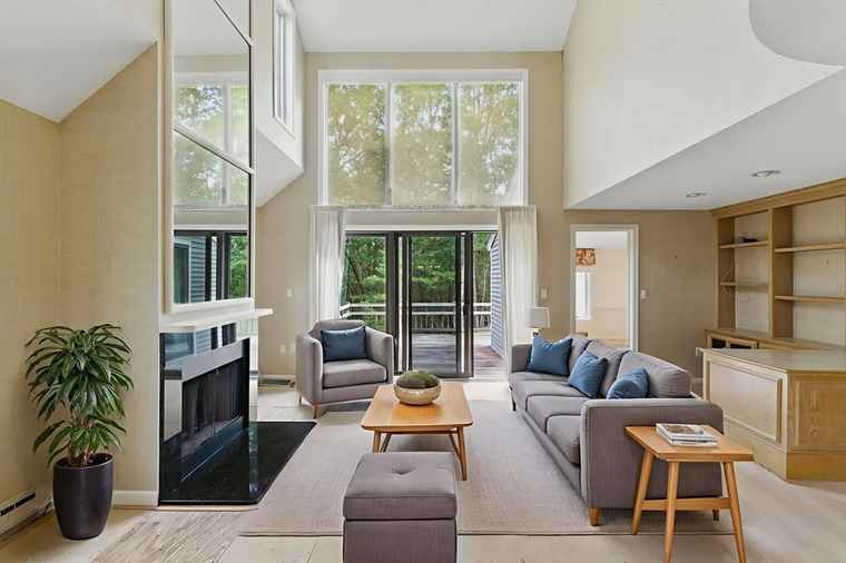 Photo of 2 Hillside Dr #2 Wayland, MA 01778
