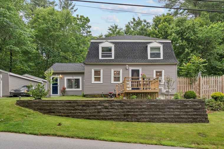 Photo of 466 Lake St Haverhill, MA 01832