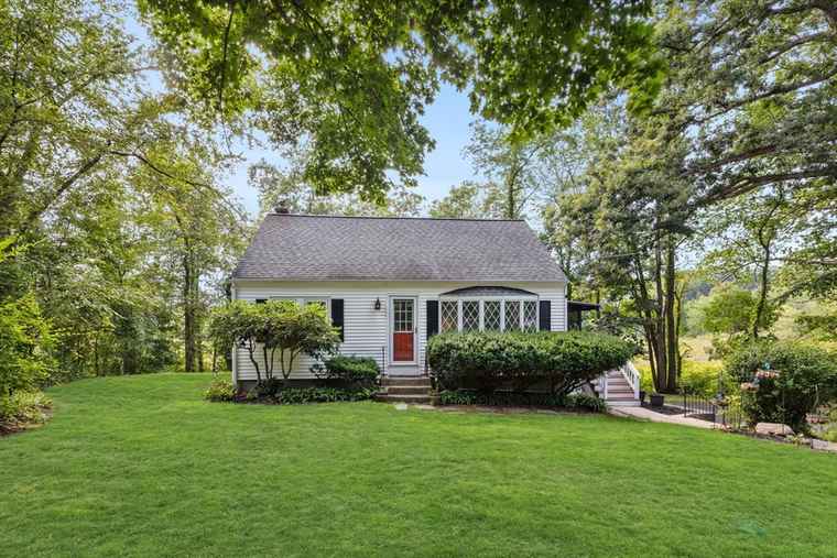 Photo of 84 Central St Acton, MA 01720