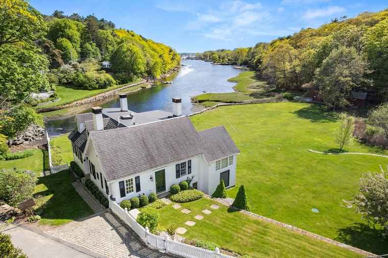 Photo of 4 Lane Rd Gloucester, MA 01930