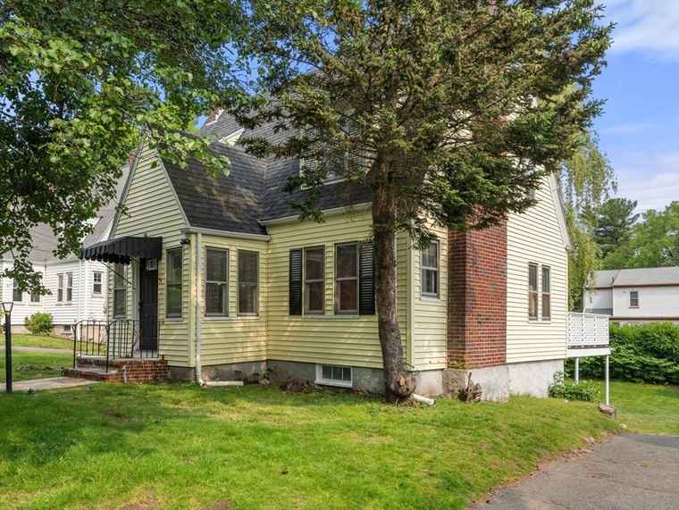 Photo of 186 Brooks St Medford, MA 02155