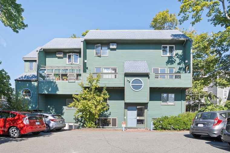 Photo of 6 Sherman St Unit B Cambridge, MA 02138