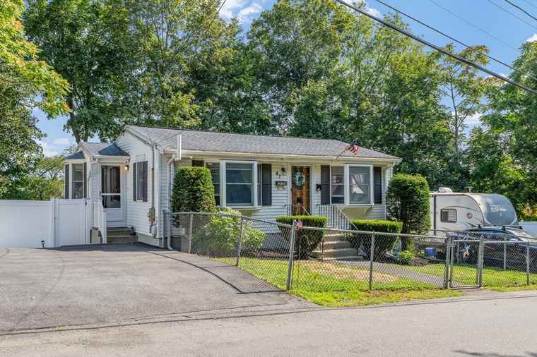 Photo of 47 Neal St Malden, MA 02148