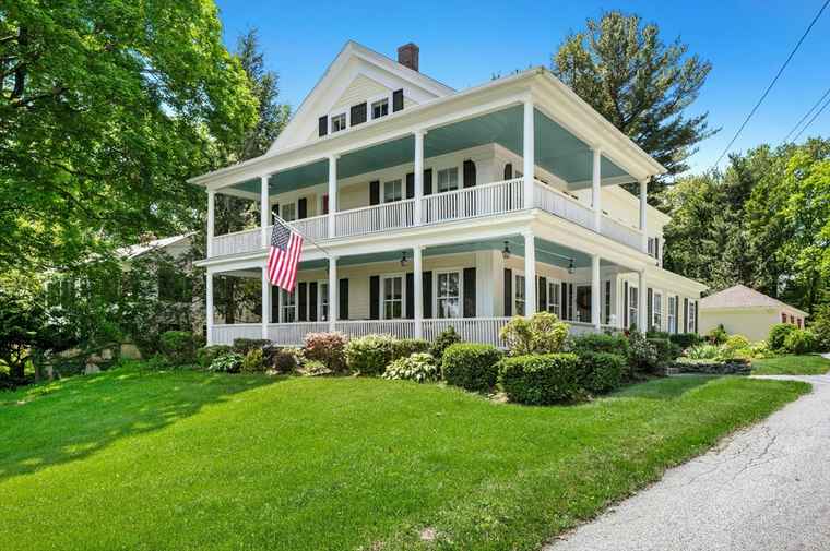 Photo of 36 South St Grafton, MA 01519