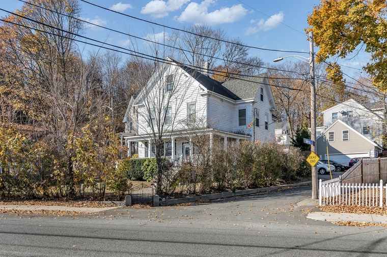 Photo of 156 Salem St Revere, MA 02151