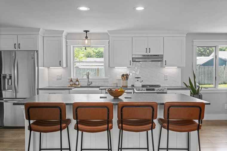 Photo of 6 Exeter Rd Beverly, MA 01915