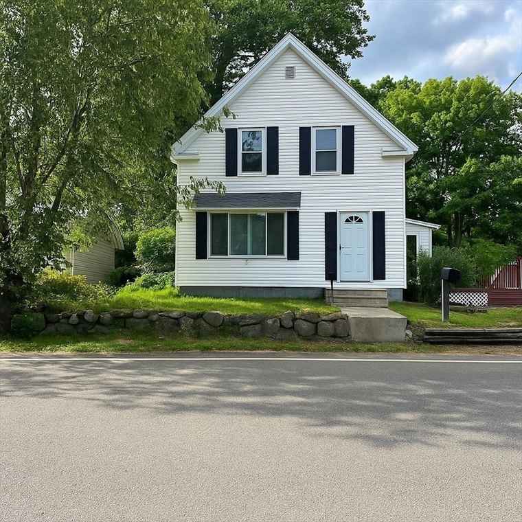 Photo of 206 Pine St Brockton, MA 02302