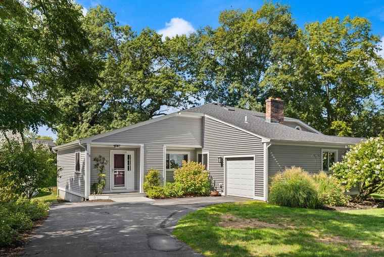 Photo of 93 Edgemere Blvd #93 Shrewsbury, MA 01545