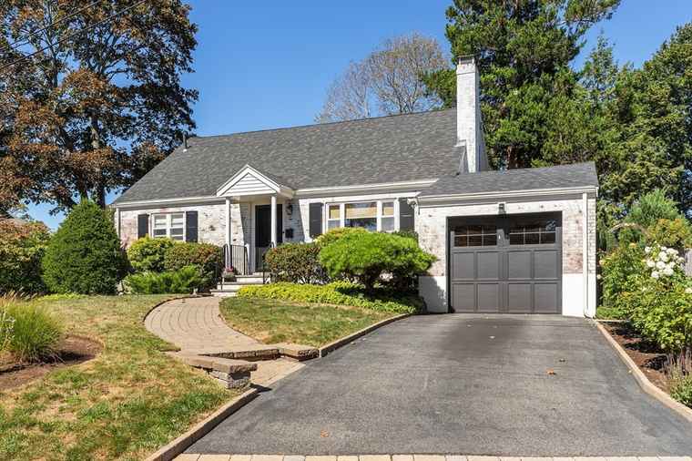 Photo of 56 Baker Ave Beverly, MA 01915