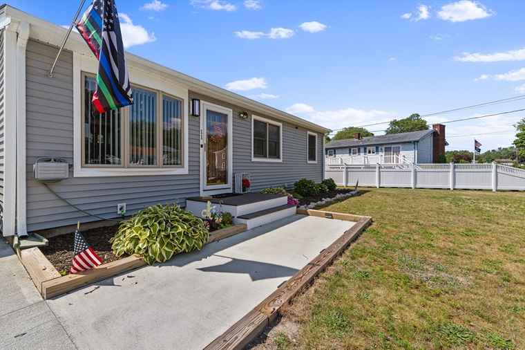 Photo of 11 Agnes St New Bedford, MA 02745
