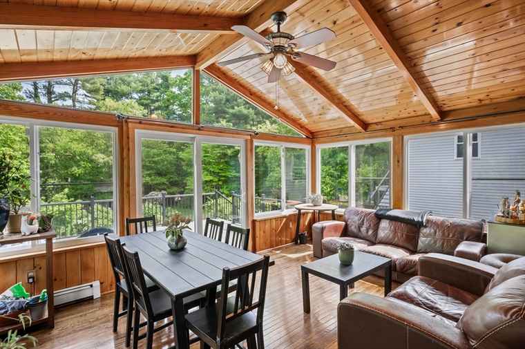 Photo of 146 Field St Taunton, MA 02780