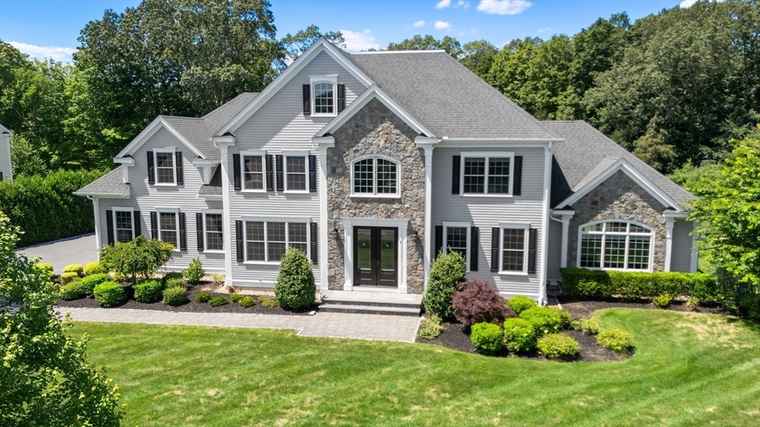 Photo of 9 Anthony Dr Sudbury, MA 01776