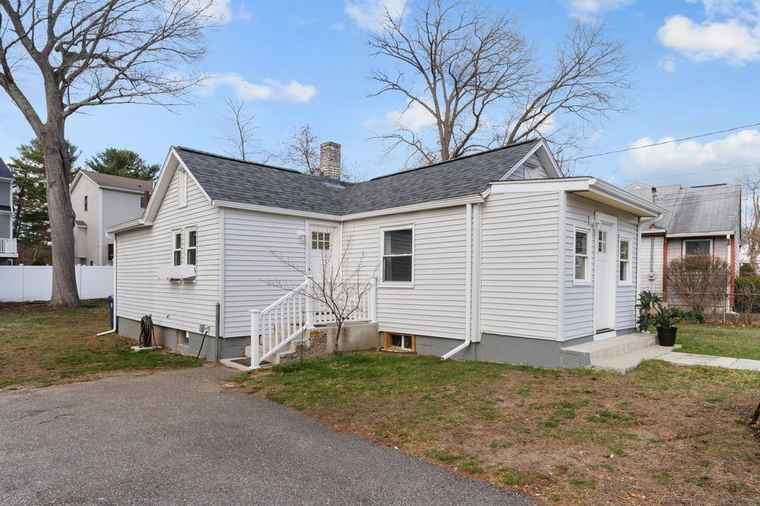 Photo of 11 Autumn St Billerica, MA 01821