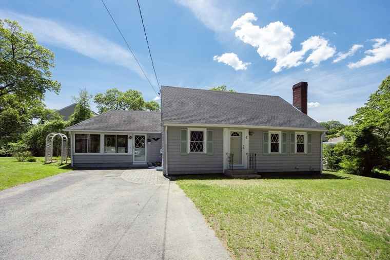 Photo of 4 Cypress Rd Natick, MA 01760