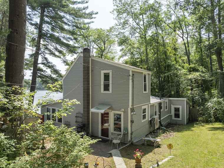 Photo of 20 Ridgewood Ln Methuen, MA 01844