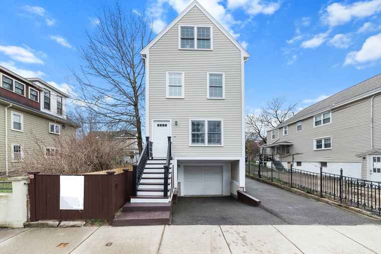 Photo of 45 Clyde St Unit A Somerville, MA 02145