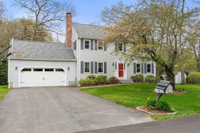 Photo of 4 Collins Ave Natick, MA 01760