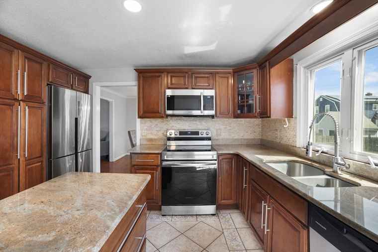Photo of 994 S Main St Attleboro, MA 02703