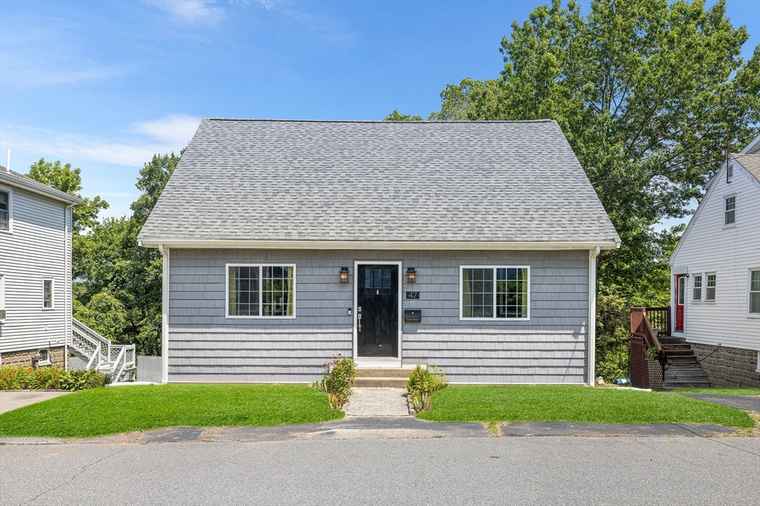 Photo of 47 Crawford Rd Braintree, MA 02184