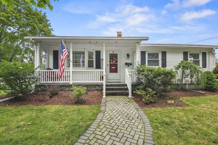 Photo of 400 Oliver St New Bedford, MA 02745