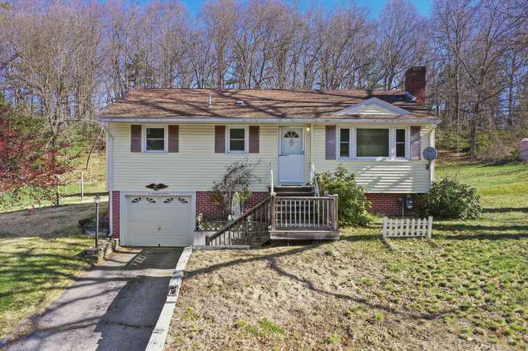 Photo of 11 Newport Dr Westford, MA 01886