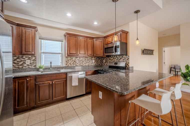 Photo of 114 Central St #1 Waltham, MA 02453