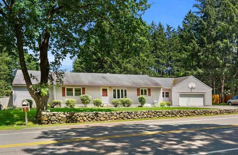 Photo of 76 Beaver Brook Rd Westford, MA 01886