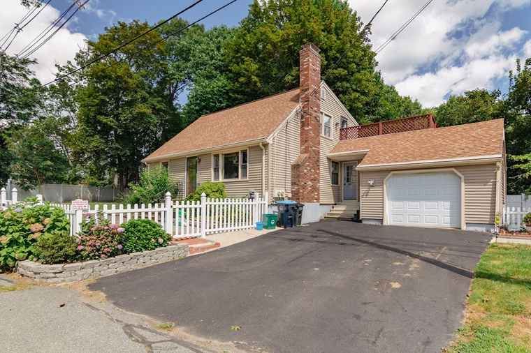 Photo of 52 Fairlawn Cir Shrewsbury, MA 01545