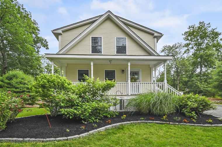 Photo of 7 View St Attleboro, MA 02703